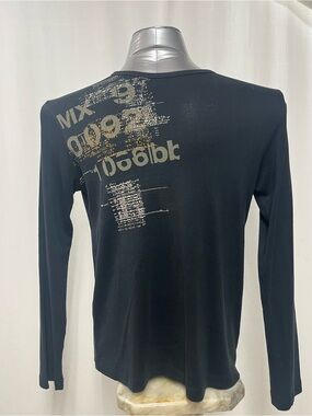 Mexx Men Black Long Sleeve Graphic Tee Shoulder Number Script Text Print 1697